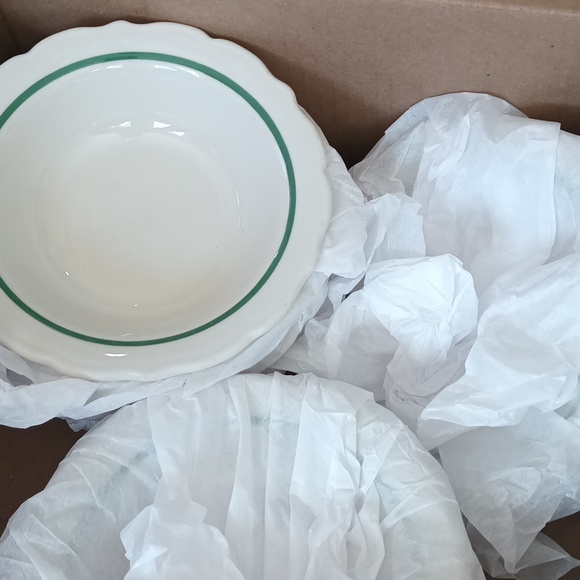 Set Of 8 Elegant Green Rimmed Ceramic Bowls
